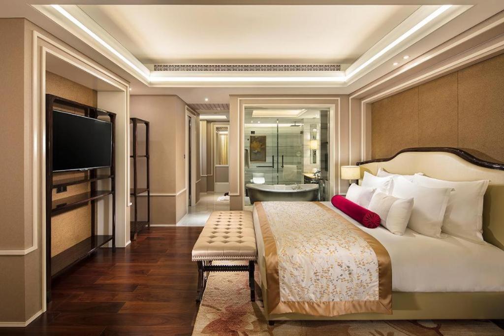 Grand Bay Hotel Beijing Xiaotangzhuang Extérieur photo